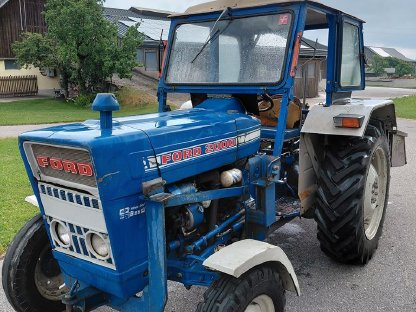 Traktor Ford 2000