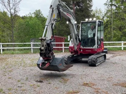 Takeuchi TB260 Bagger mit Rototilt und Anbaugeräten
