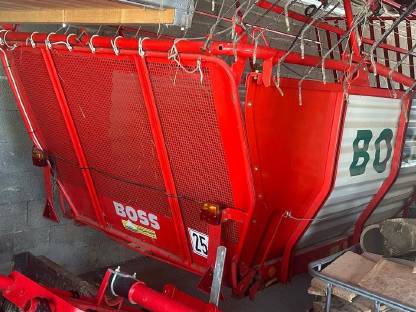 Bild 6:Pöttinger Boss Junior Ladewagen