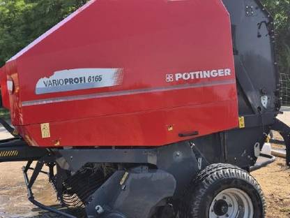 Bild 3:Pöttinger Varioprofi 6165 Rundballenpresse