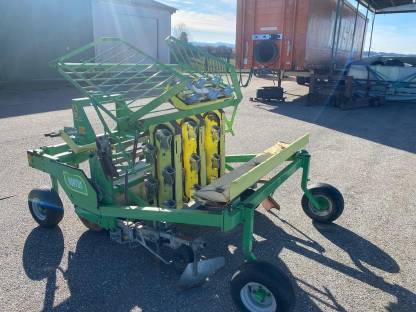 Bild 4:Hortus Folienpflanzmaschine H2 144