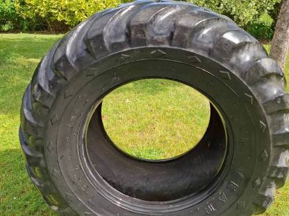 Bild 5:Reifen Mähdrescher 500/60/22.5