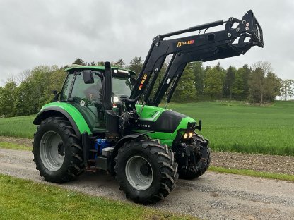 Bild 2:Traktor Deutz-Fahr 6150 TT42 mit Frontlader und Frontheber