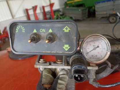 Bild 4:Lochmann Weingartenspritze 2.000 l Sprühgerät RAS 20/80 UQW