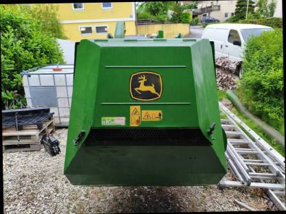 Bild 4:John Deere Rasentraktor X740 Hochentleerung