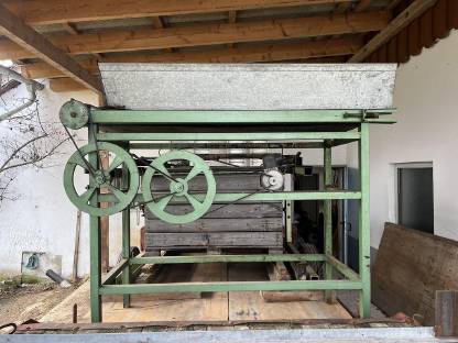 Bild 3:Großkistenentleerung inkl. Förderband