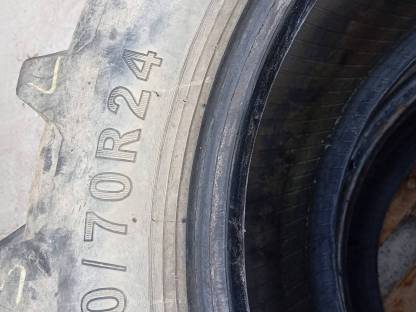 Bild 3:Traktorreifen