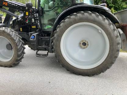 Bild 3:Pflege Räder für MF 5713