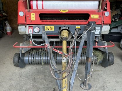 Bild 5:Rundballenpresse Fort FP1200K