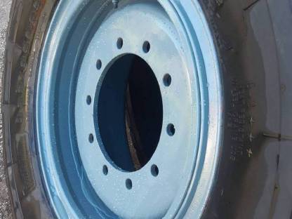 Bild 2:Satz Güllefass Pflegebereifung Reifen Mais