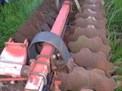 Bild 8:Grubber Sämaschine Köckerling Eigenbau