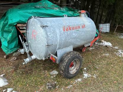 Bild 2:Güllefass Vakumat V2200