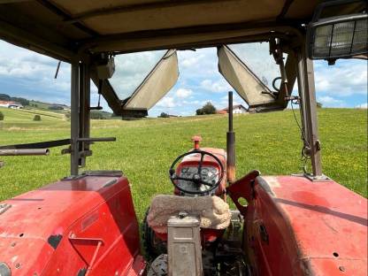 Bild 4:Traktor Massey Ferguson MF 188