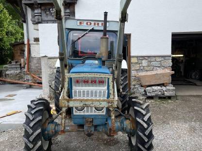 Bild 2:Ford 3000A Allrad Traktor