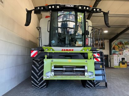 Bild 3:Mähdrescher Claas Trion 730 + Claas Convio Flex 770