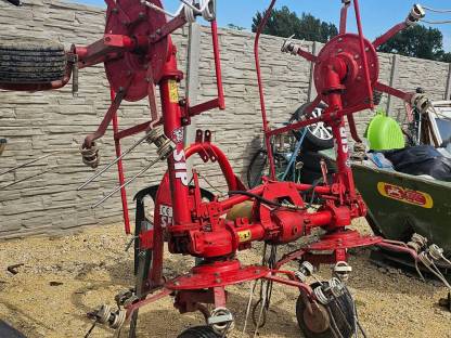 Bild 7:Landmaschine gesucht!