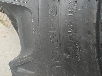 Bild 3:Traktorreifen 16.9-38 CEAT Farmax