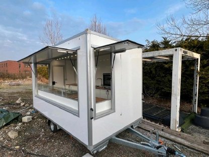 Bild 2:Verkaufsanhänger