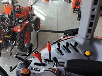 Bild 8:Kubota M4073 DTHQ