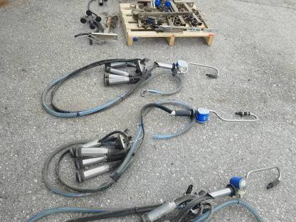 Bild 2:Halsrahmen Melkzeuge Dreiwegehahn