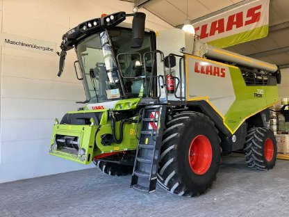 Mähdrescher Claas Trion 730 + Claas Convio Flex 770