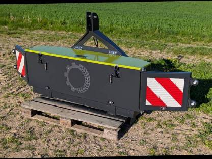 Bild 3:Frontkiste Traktorbox Frontbox Werkzeugkiste Frontgewicht