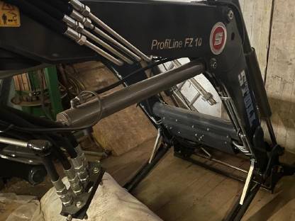 Bild 2:Frontlader Stoll ProfiLine FZ 10