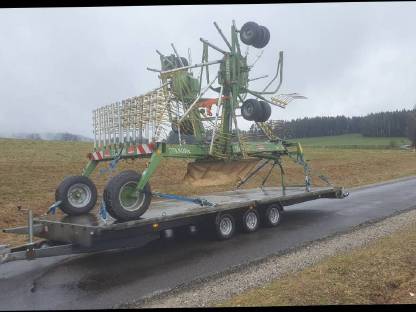 Bild 3:Transporte aller Art