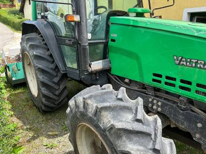 Bild 3:Valtra 6400