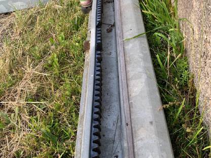 Bild 5:Freitragendes Schiebetor Einfahrtstor