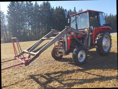 Massey Ferguson 240 mit Frontlader