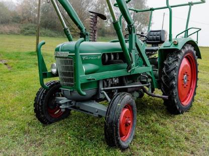 Bild 2:Traktor Frontlader Fendt Farmer 2