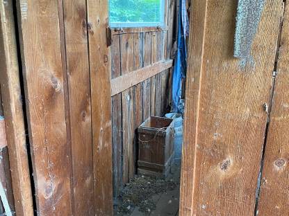 Bild 9:Kostenlos Bienenhaus zu nutzen oder Imkersachen holen