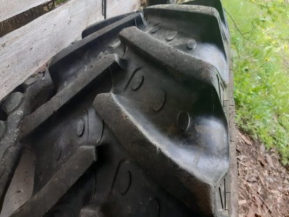 Bild 2:Traktorreifen zu verkaufen