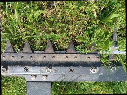 Bild 4:Aebi Mähbalken 81