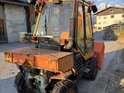 Bild 3:RASANT KT 1900 Geräteträger mit Schneefräse