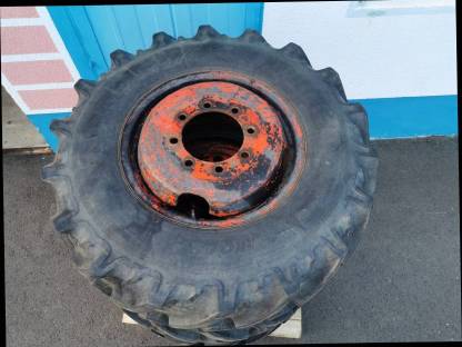 Bild 3:MB Trac 700 800 oder 900 Turbo Reifen mit Felgen und Schneek