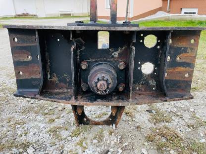 Bild 6:Schlussträger AHK Mercedes Unimog 437 U2100 1700 große Baureihe