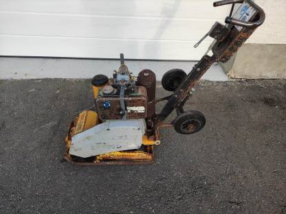Bild 3:Rüttelplatte Wacker DPS 3050