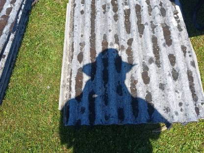 Bild 2:Verschenke Eternit-Platten