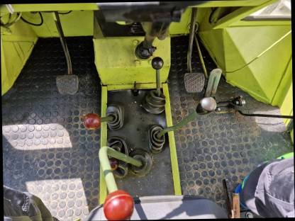 Bild 6:Mercedes Benz MB Trac 700 mit Kran und diversen Anbauteilen