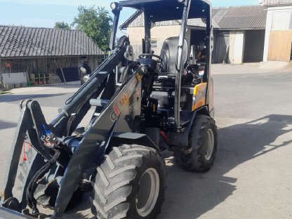 Bild 2:Giant 2500 HD Lader