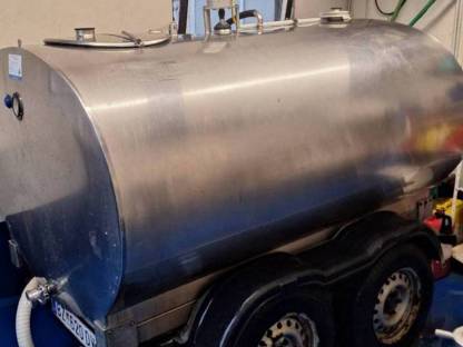 Fahrbarer Milchtank
