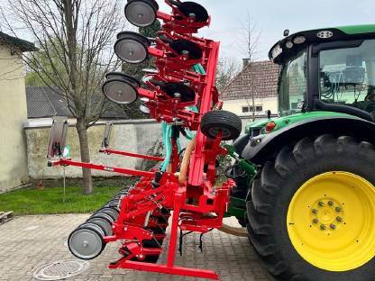 Bild 6:Sojabohnen Lohnanbau/Lohnaussaat