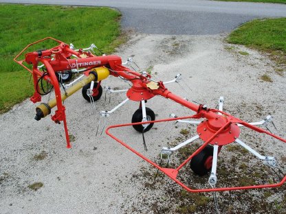 Bild 5:Pöttinger Kreiselheuer Hit 54N