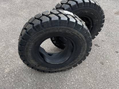 Bild 2:Verkaufe 8.25-15 Mitas Set FL 08, 2 Stk., pro Stk. € 250,-