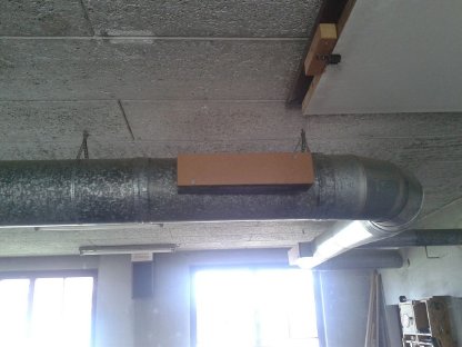 Bild 8:Warmluftrohre für Umluft (Spänexofen) Ofen