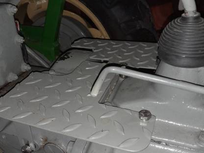 Bild 2:Bodenblech Steyr T80/84