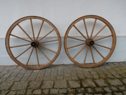 Kutschenrad, Holzrad, Wagenrad mit Eisenbeschlag, DEKO