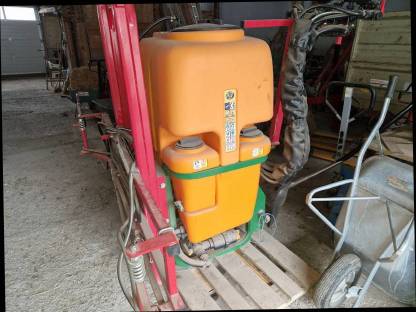 Bild 2:Feldspritze BARGAM